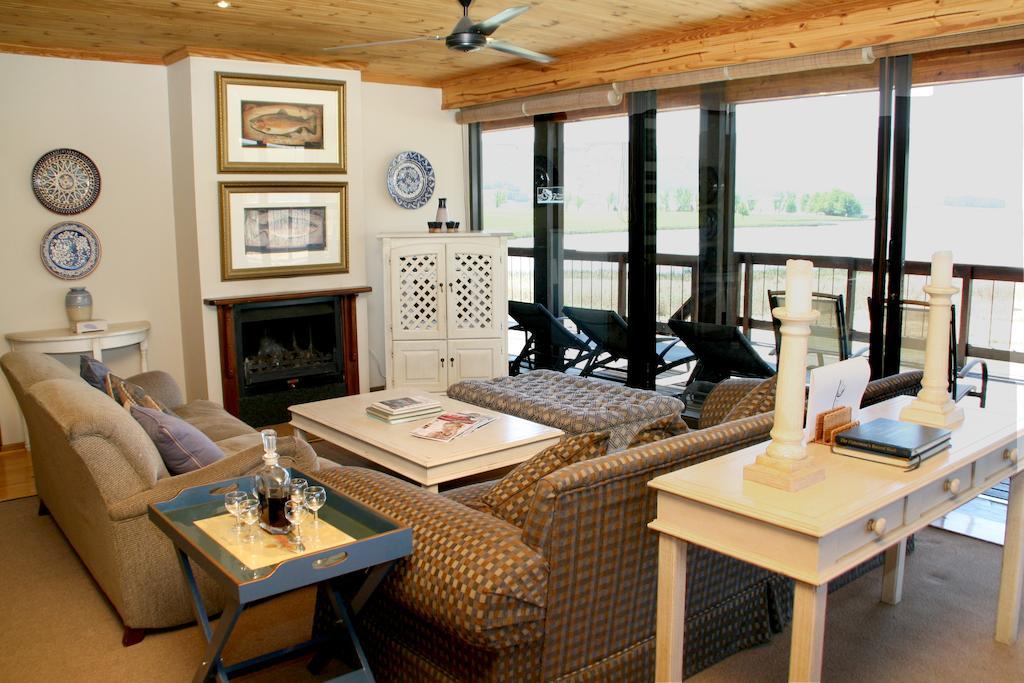 Sani Valley Nature Lodges Himeville Room photo