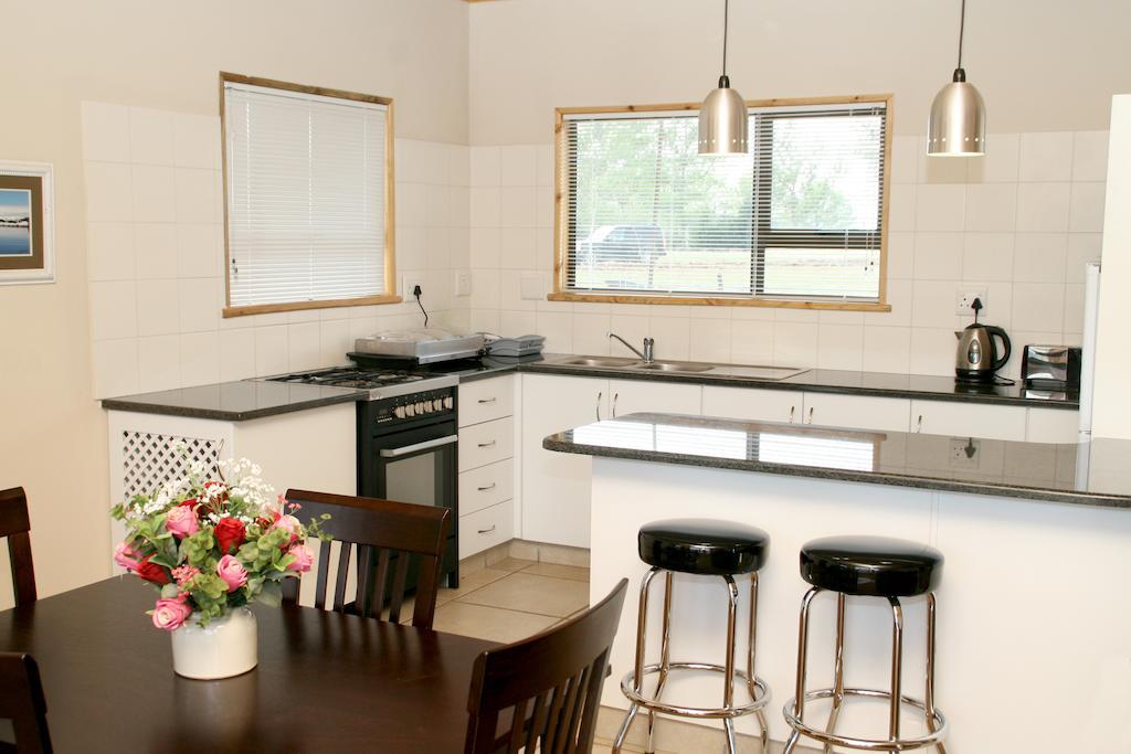 Sani Valley Nature Lodges Himeville Room photo